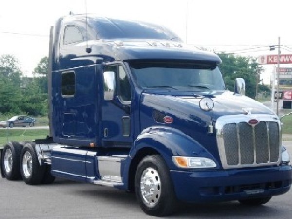 2011 Peterbuilt Sleeper Repossession Auction
